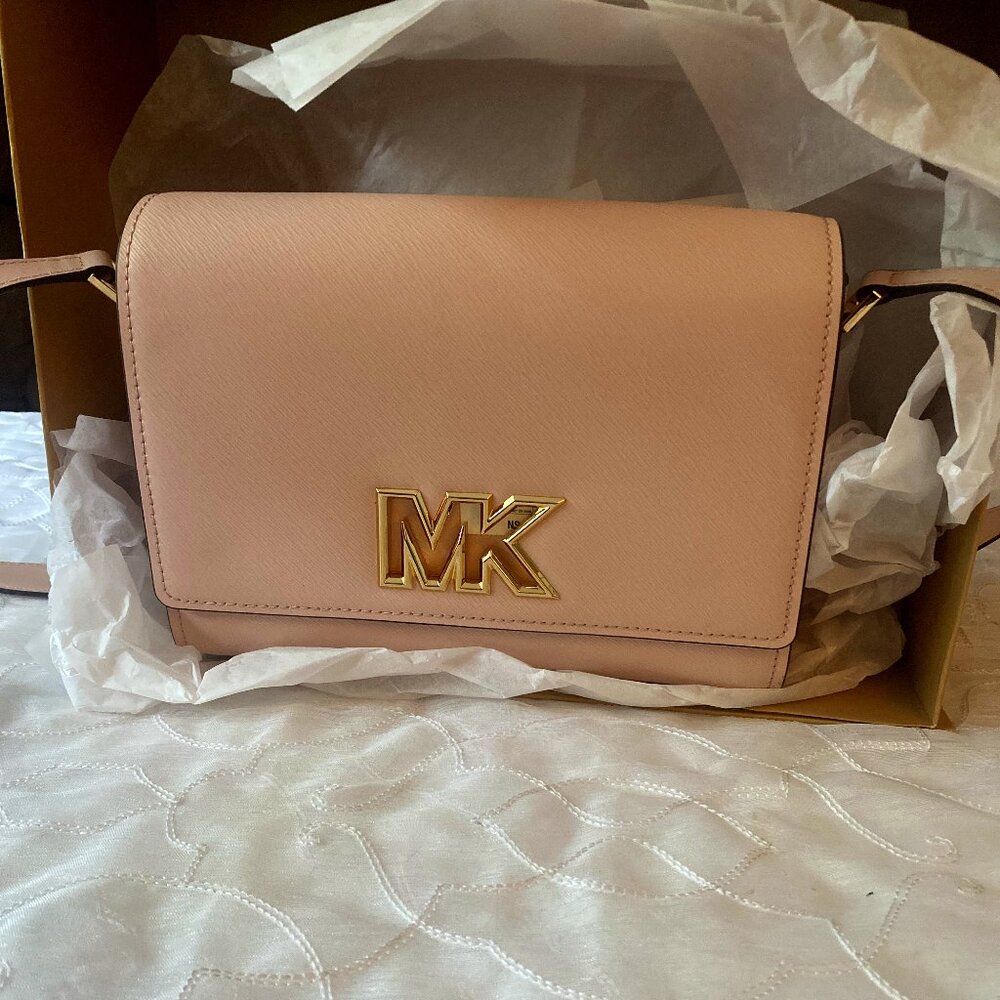 NWT--Michael Kors Messenger Bag-NEW